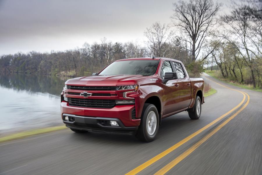  Chevrolet Silverado RST Crew Cab 2018 года  (фото 1 из 30)